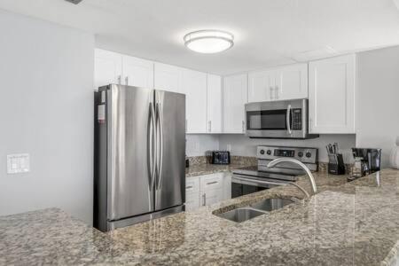 The Oyster By Brightwild-Beachfront Condo Destin Exterior foto